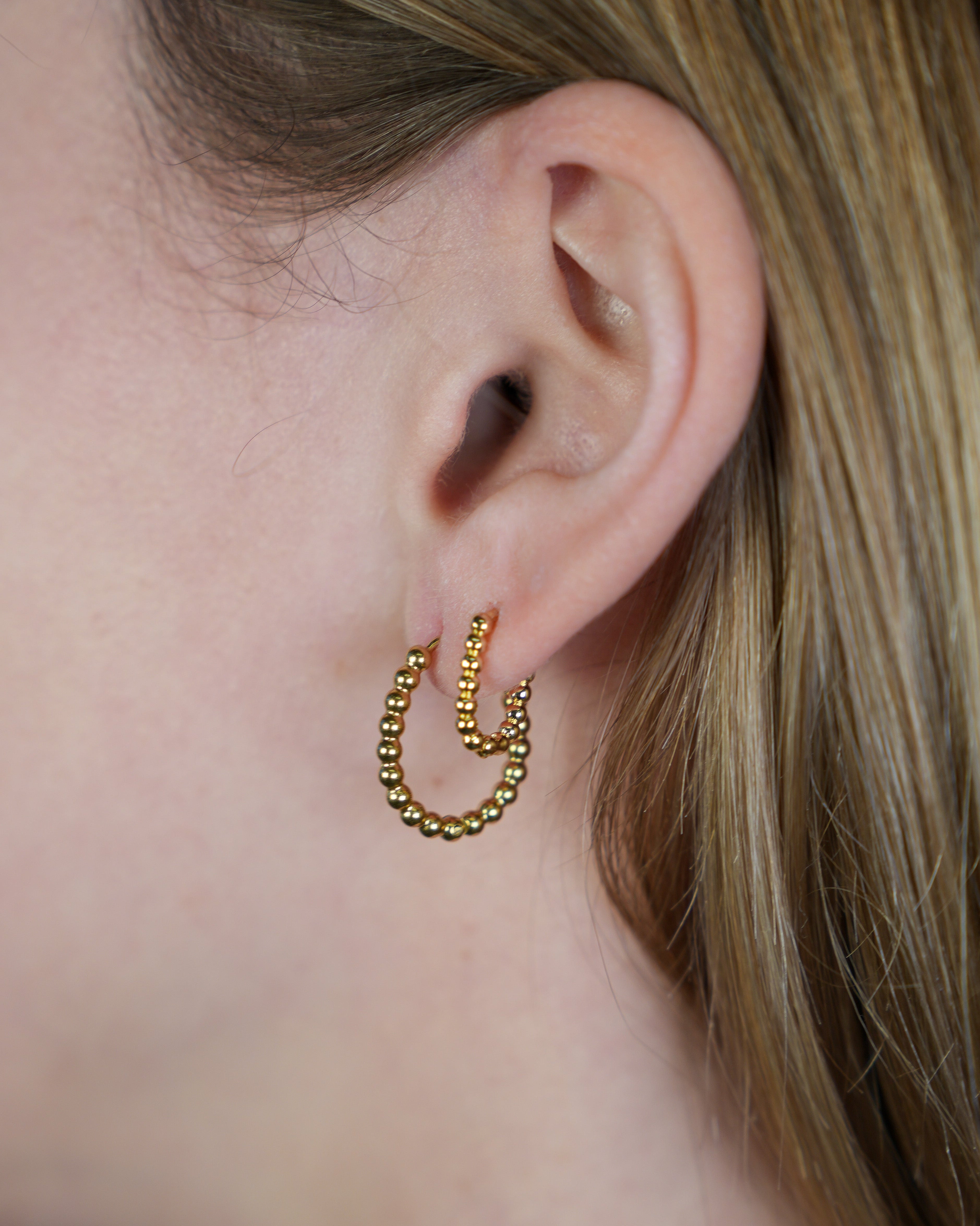 BigDottedJulia_Oorbellen_Goud_Model