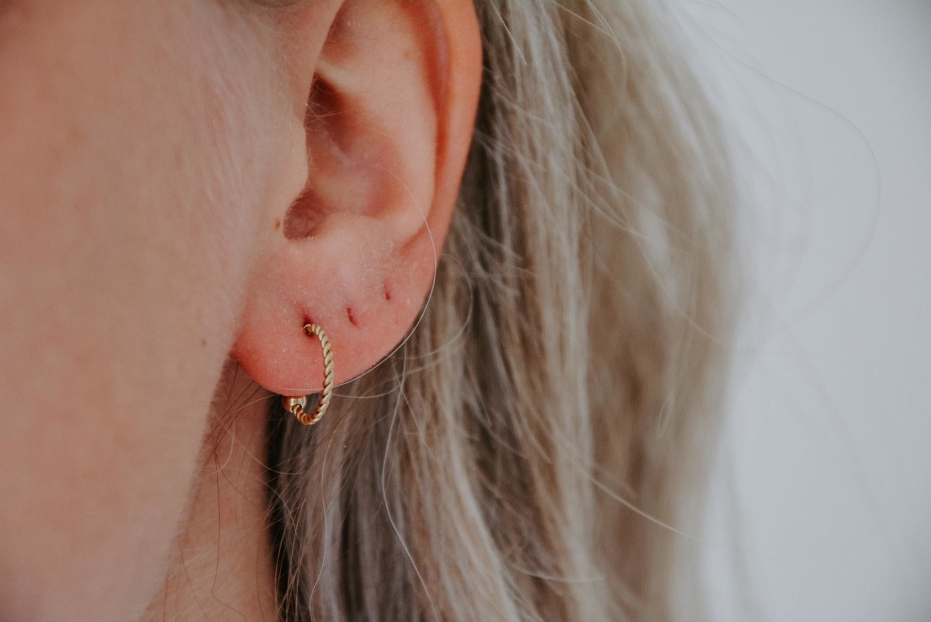 Small Twisted Hoops -  pendientes  -  Acero inoxidable